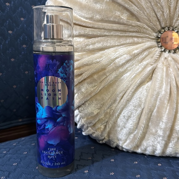 BATH & BODY WORKS SET. . . MOON LIGHT PATH SCENT - Picture 5 of 6
